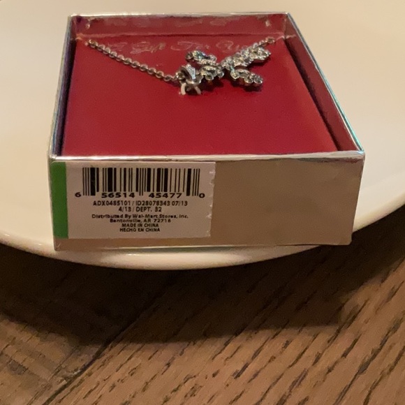 NIB cross necklace, earrings are not included - Picture 2 of 2